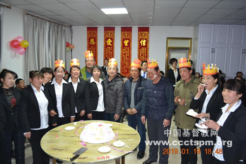 敦化市沙河沿镇河南基督教活动点举行爱宴晚会.jpg