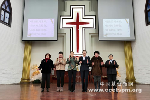 蛟河市民主街教堂举行新春赞美会.jpg