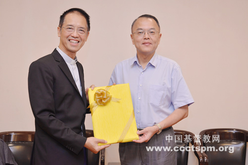 联合圣经公会代表团访问中国基督教两会2.jpg