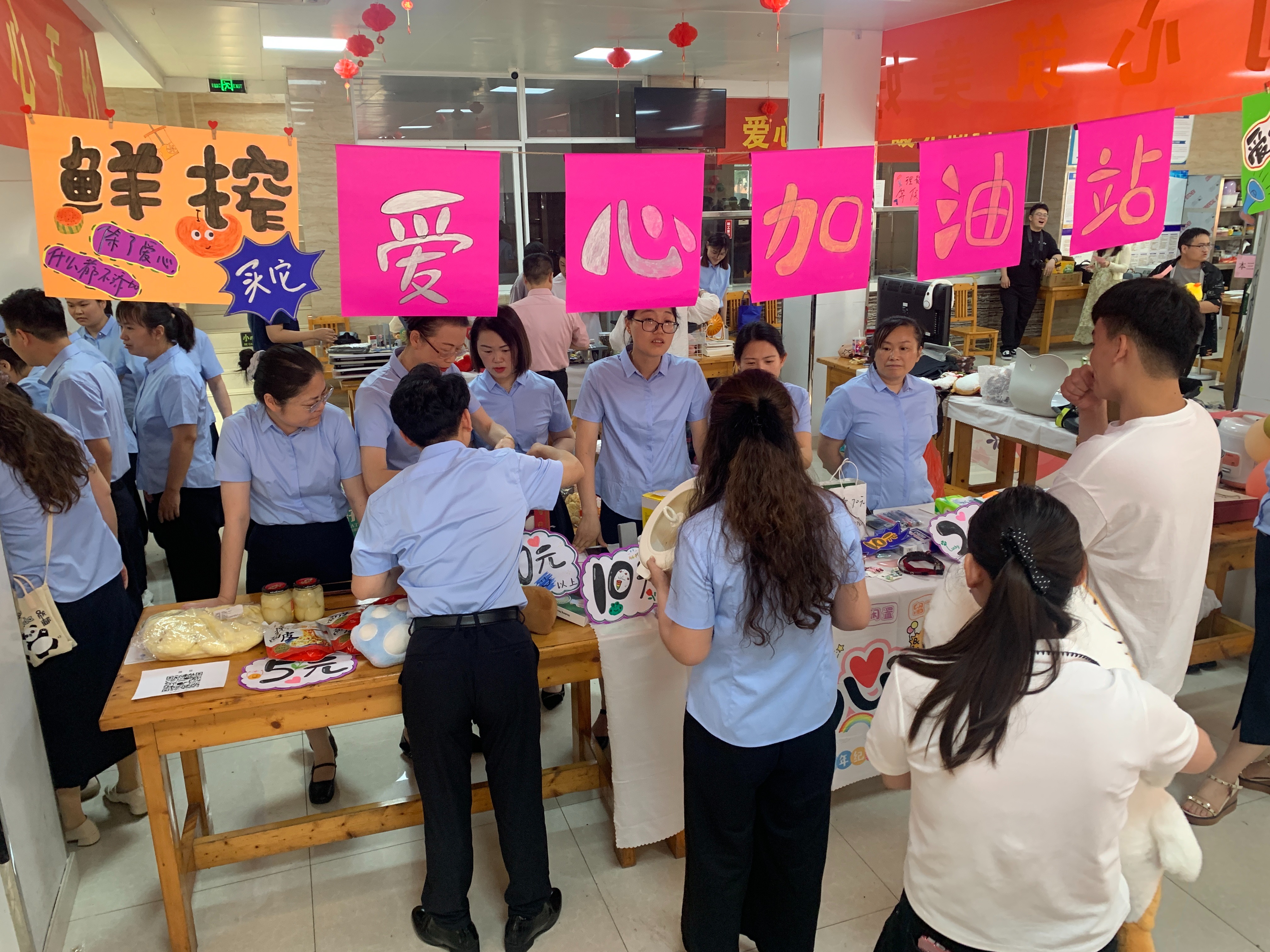 Jiangsu Theological Seminary Holds A Charity Sale
